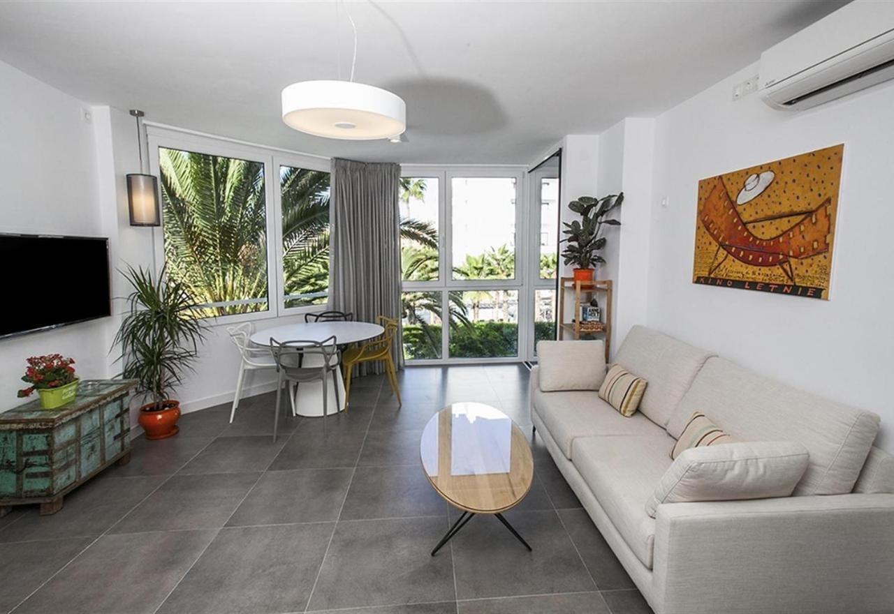 Super Front Line Modern New Apartm نيرخا المظهر الخارجي الصورة