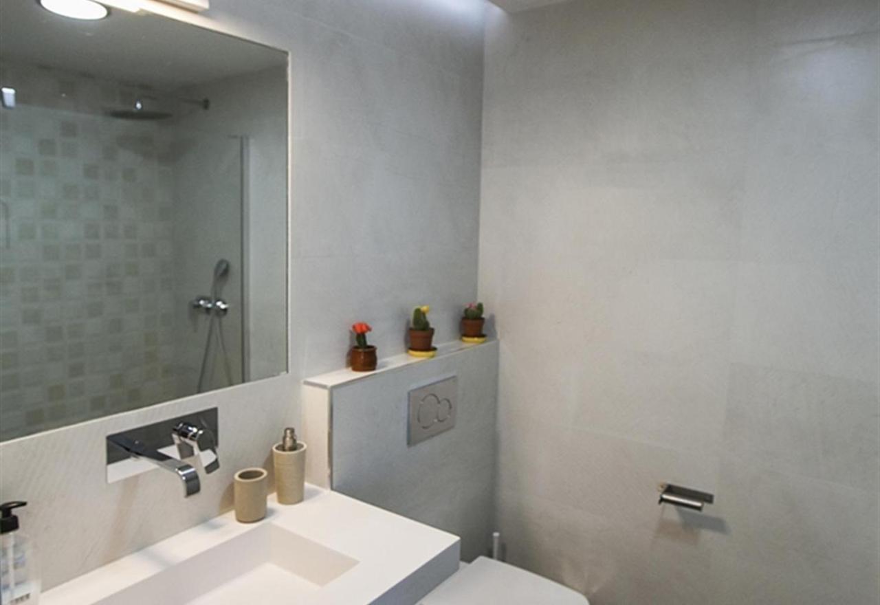 Super Front Line Modern New Apartm نيرخا المظهر الخارجي الصورة